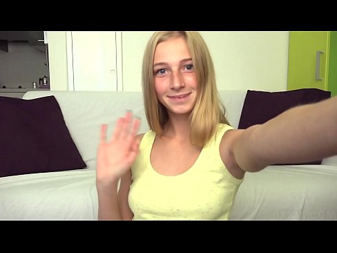 ❤️ Keď sa nudím, lenivo si masturbujem svoju ružovú kundičku Super porno na nás ❤